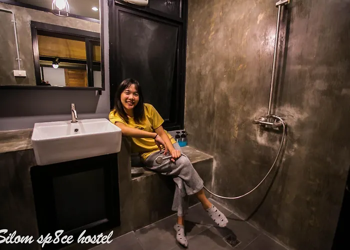 Silom Space Хостел *